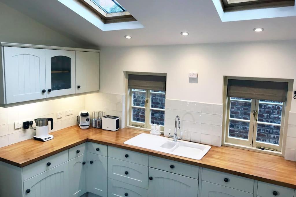 Grade II Townhouse, Ledbury Exterior foto